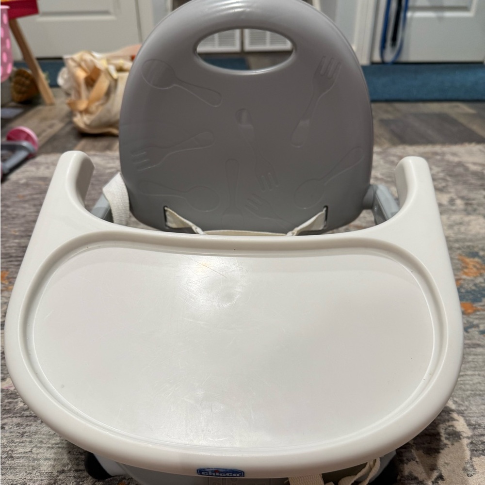 Chicco Pocket Snack Booster Seat